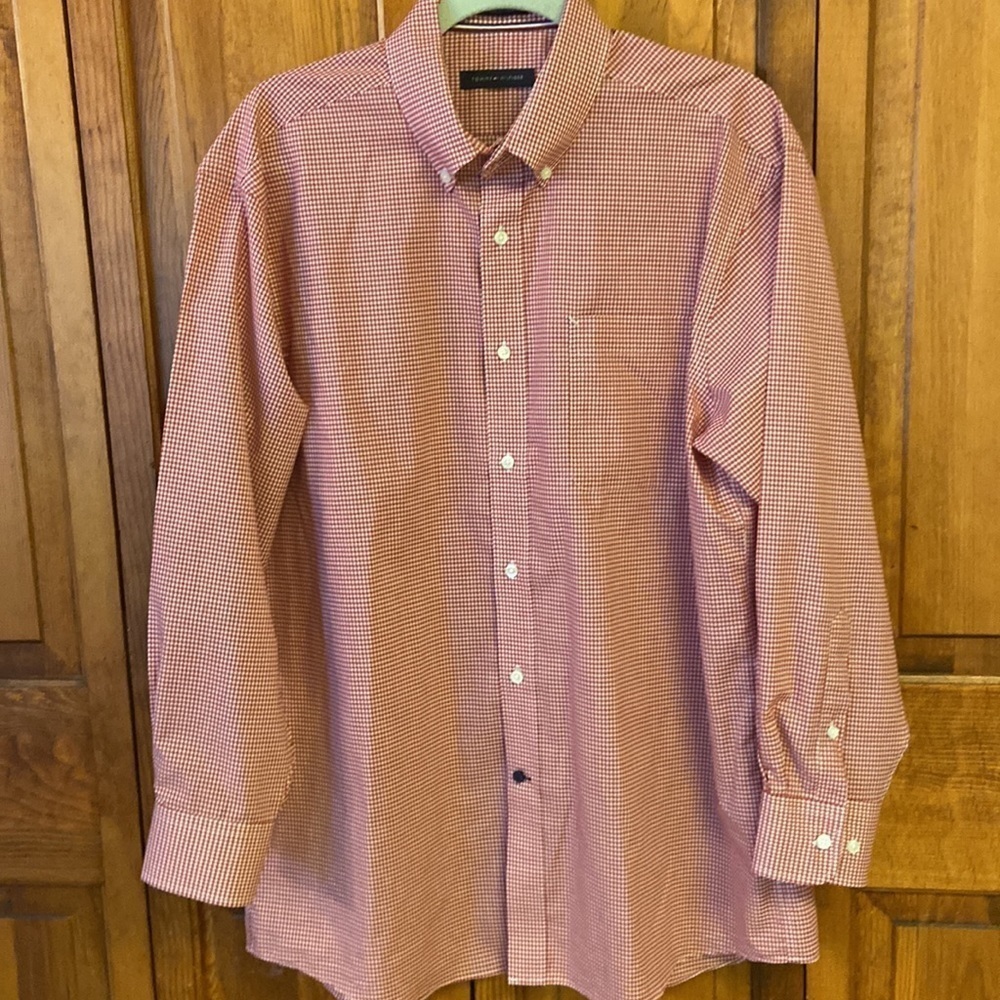 Tommy Hilfiger Regular Fit No Iron Red/White Checkered Button Down 16.5/32-33.